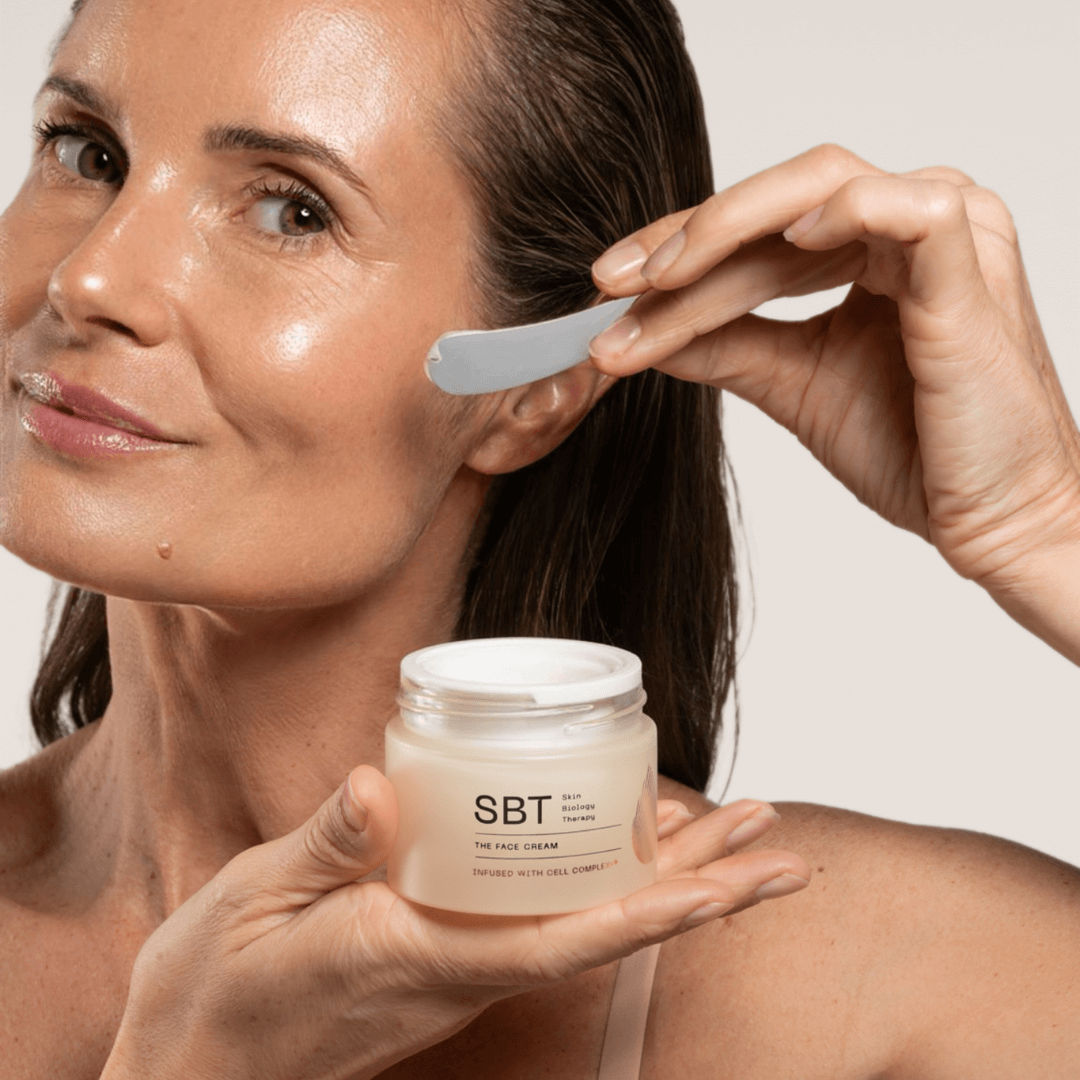 SBT The Face Cream women applying on face